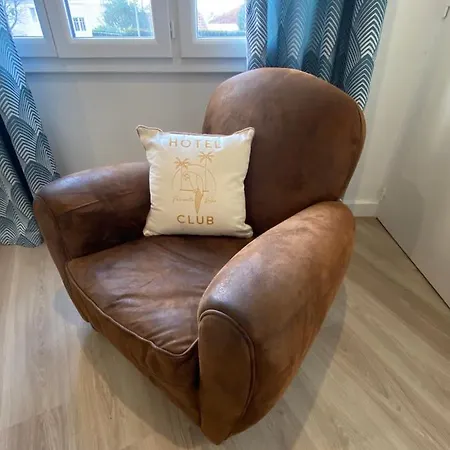 Les Halles Cote Jardin アパート