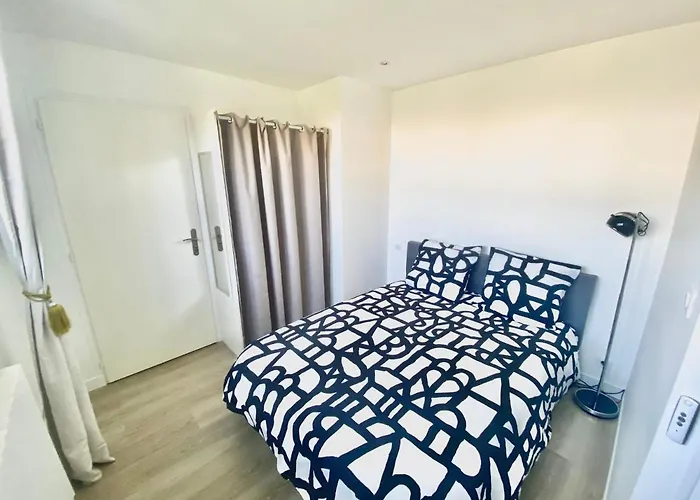 Les Halles Coté Jardin